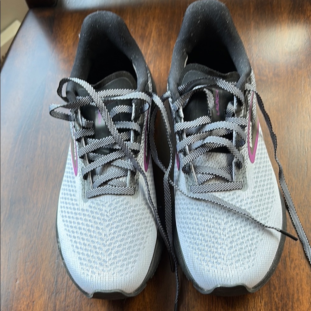 Brand new brooks running shoe